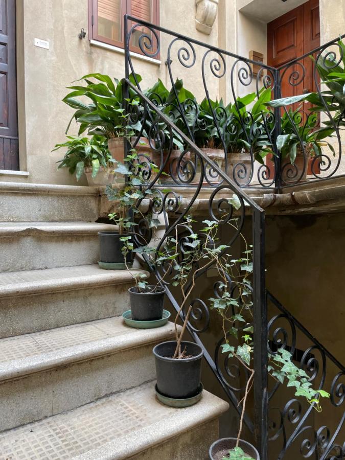 La Casa Sulla Piazza Leilighet Enna Eksteriør bilde